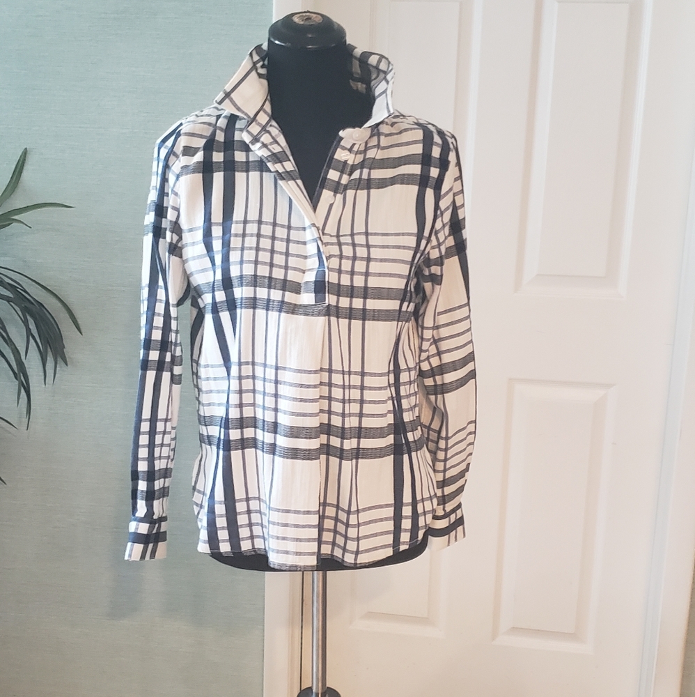 Liz Claiborne white & blue long sleeve blouse